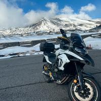 Benelli TRK 502 con accessori