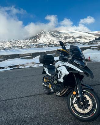 Benelli TRK 502 con accessori