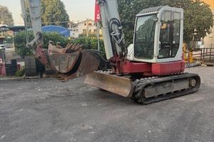 MINIESCAVATORE TAKEUCHI FR 80