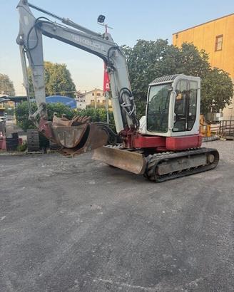 MINIESCAVATORE TAKEUCHI FR 80