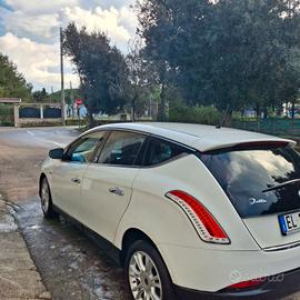 lancia delta platino