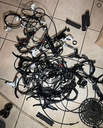 Svariati impianti  freno ebike idraulici