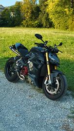 Ducati Streetfighter v4s