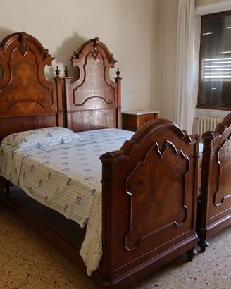 Camera da letto con como’ e comodini