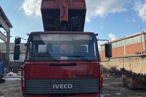 IVECO TurboTech 190-26 con Gru MEC e Polip