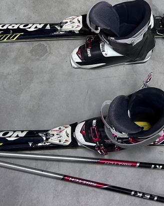 Sci casco e scarponi