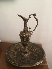 Antico Piatto con Brocca in Bronzo