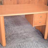 Scrivania in legno massello