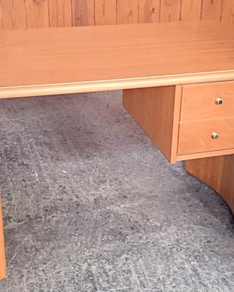 Scrivania in legno massello