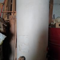 Boiler elettrico per acqua calda