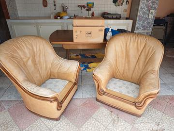 Coppia di poltrone Vintage in VERA PELLE e legno