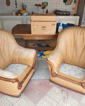 Coppia di poltrone Vintage in VERA PELLE e legno