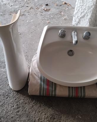 Lavandino con piedistallo 