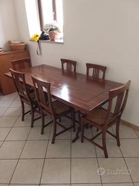 Tavolo in legno massello