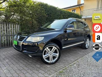 Volkswagen Touareg 3.0/240CV V6 TDI DPF tip. Execu