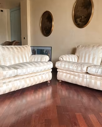 Coppia divani due posti FRAU