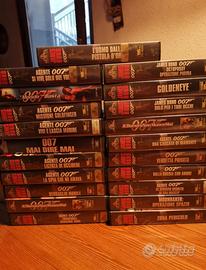 James Bond. Don Camillo e altri VHS 