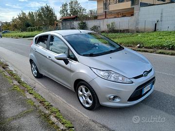 Ford Fiesta 1.4 .- GPL di serie 5 porte TITANIUM