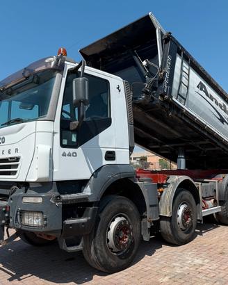 Iveco Trakker 410T44 8x4 Ribaltabile 3 lati Cambio