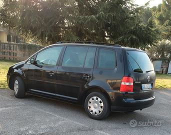 Volkswagen Touran 2006 1.9 TDI