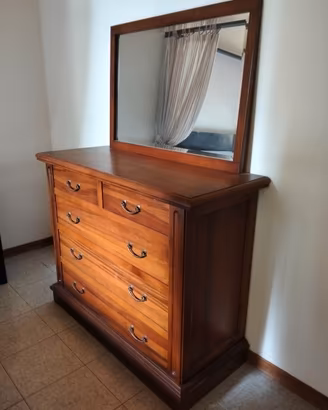Cassettiera con specchio