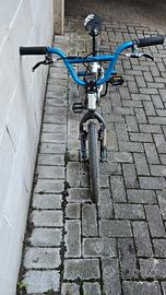 bicicletta bmx