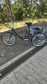Triciclo per adulti pari al nuovo