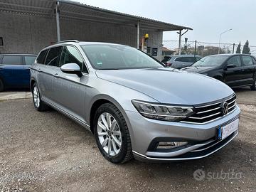 Volkswagen Passat Variant 2.0 TDI SCR EVO DSG Busi
