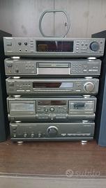 Stereo Technics con telecomandi e casse JBL