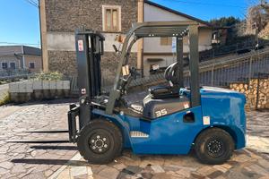 Sollevatore telescopico Muletto Kubota traslatore