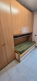 Armadio ponte con 2 letti e scrivania