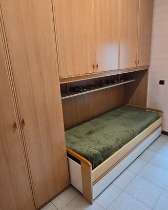 Armadio ponte con 2 letti e scrivania