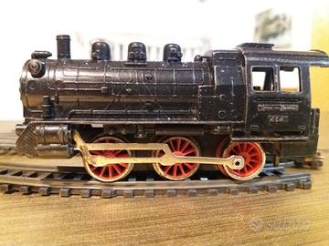 Locomotiva vintage, usata. + rotaie