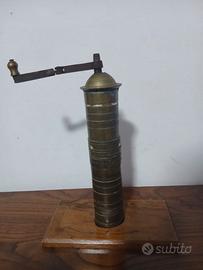 macinino manuale vintage in ottone