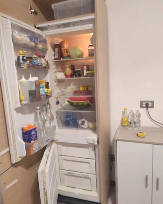 Frigorifero combinato Whirlpool con mobile