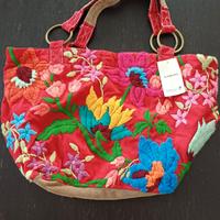 borsa ricamata a mano