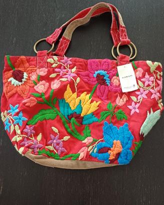 borsa ricamata a mano