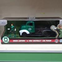 Green Lantern e Pickup Chevrolet Coe Die-Cast Jada