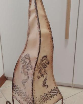 Lampada da terra stile etnico/orientale in pelle