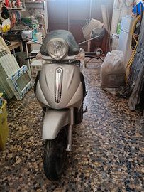 Piaggio beverly 500