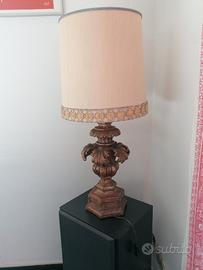 Lampada da tavolo in legno