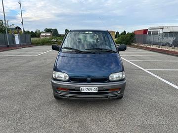 Nissan Serena 1.6i 16V cat 5 porte SLX