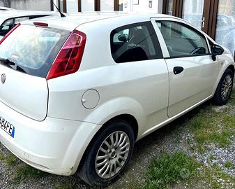Fiat punto Multijet 1.3 2011 (PREZZO TRATTABILE)