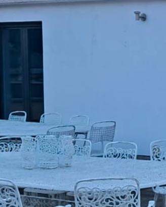 tavolo da esterno in ferro battuto