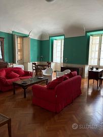 Piazza Azuni -palazzo d'epoca- arredato