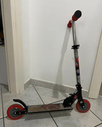Monopattino spiderman