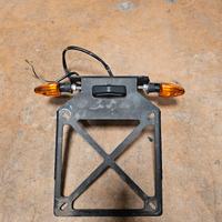 Portatarga Barracuda in alluminio con frecce