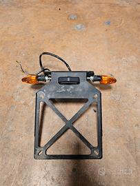 Portatarga Barracuda in alluminio con frecce