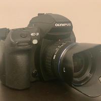 Olympus e-3 con due obiettivi