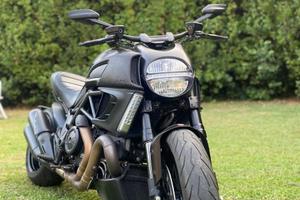 Ducati Diavel total black